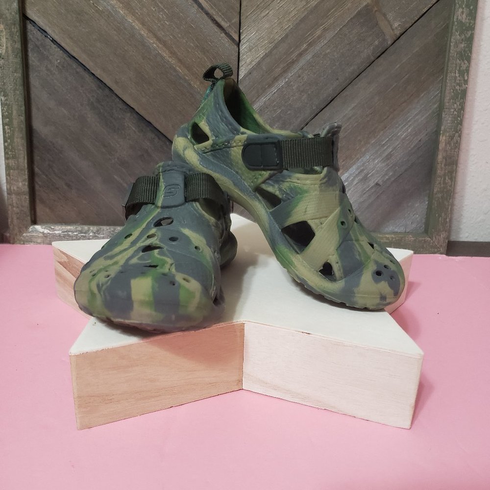 Skechers Camo W/ Velcro Strap Rubber Water Shoes/Sandals Toddlers Size 7